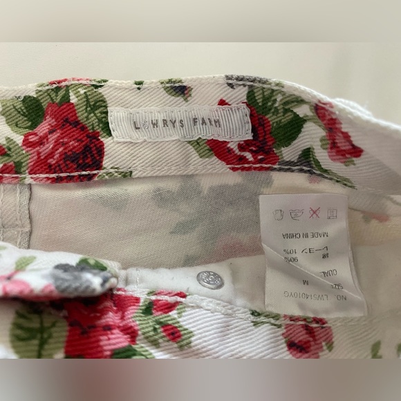Lowery Farm Floral Shorts Size M - Picture 3 of 3